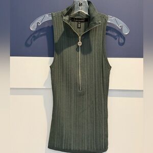 White House Black Market Sleeveless Ribbed Half-Zip Top Size S Like new!